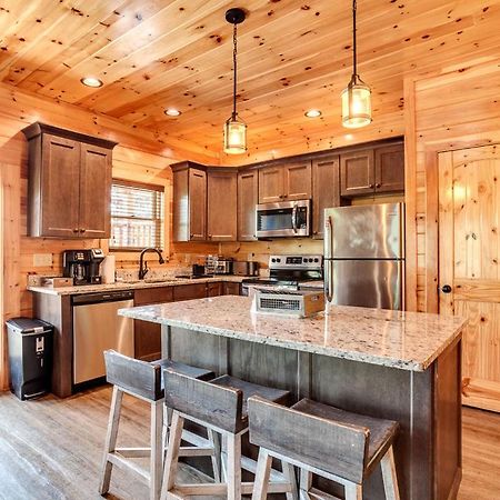 Gatlinburg Cabin With Private Hot Tub By Staycating エクステリア 写真