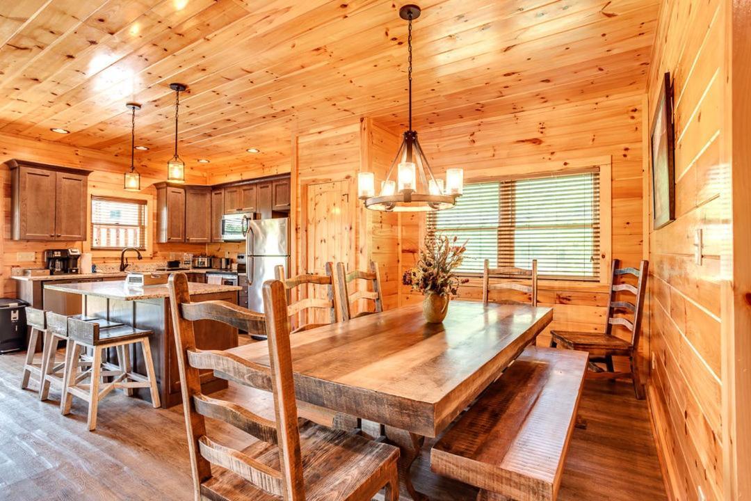 Gatlinburg Cabin With Private Hot Tub By Staycating エクステリア 写真