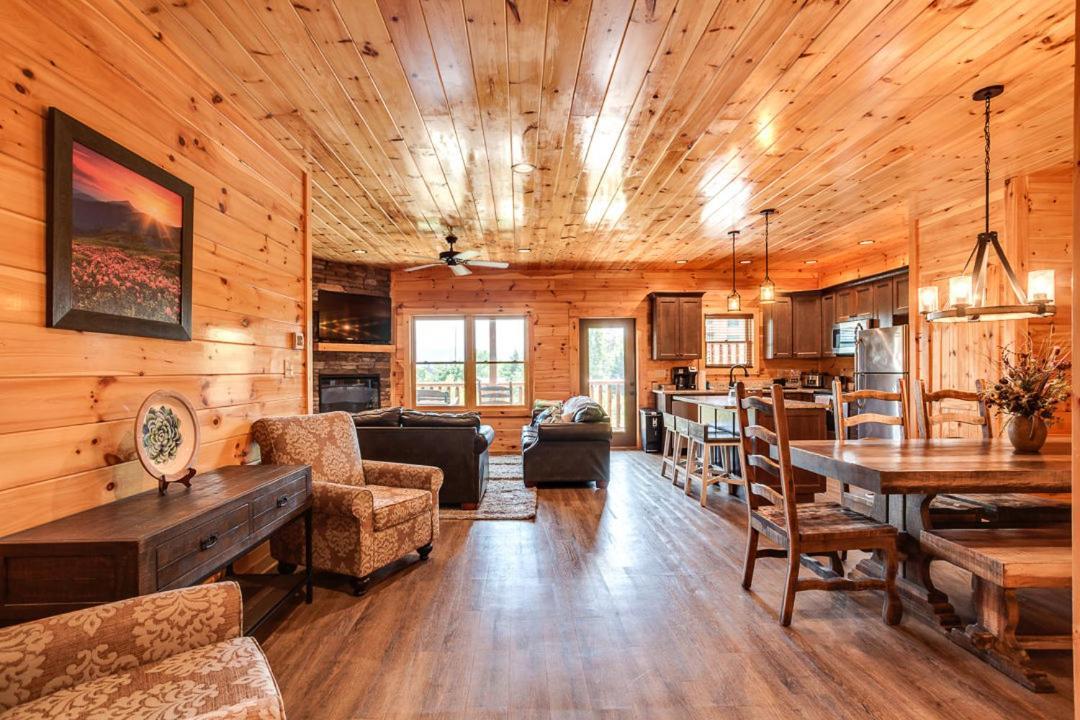 Gatlinburg Cabin With Private Hot Tub By Staycating エクステリア 写真